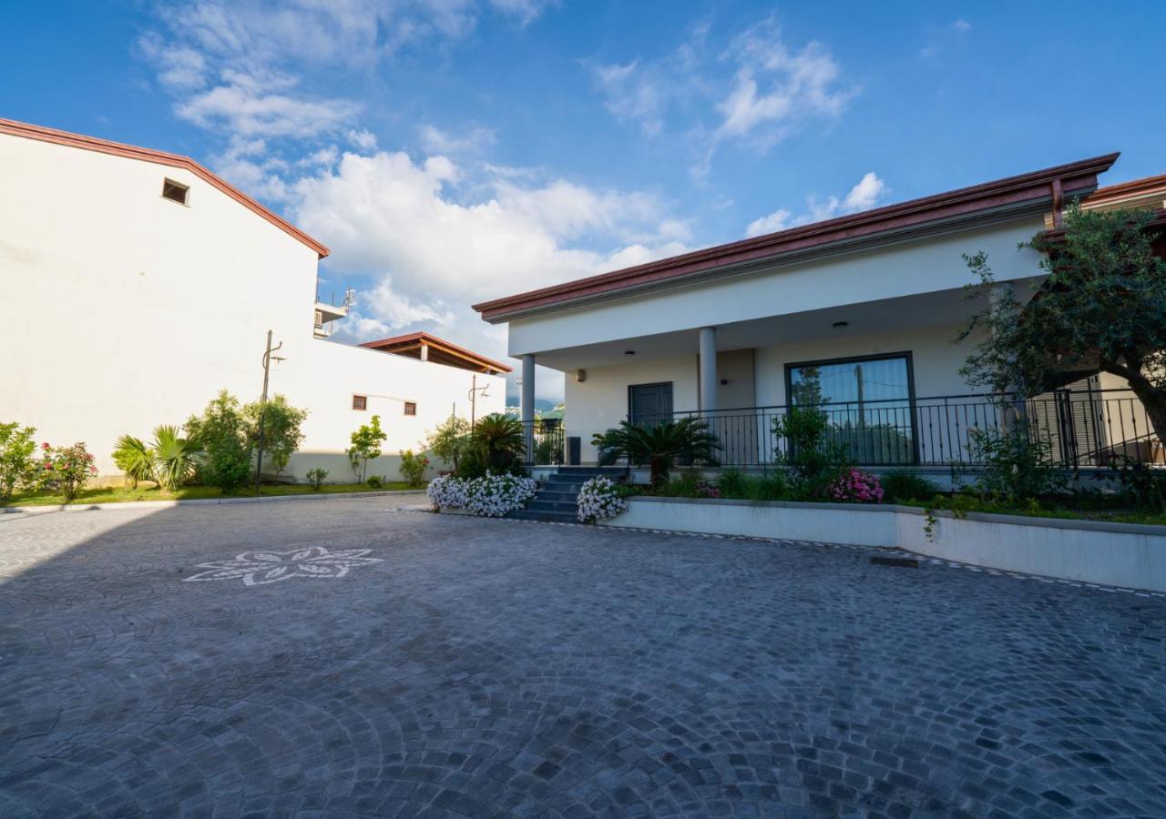 Villa Dei Cesari Bed & Breakfast Santa Maria La Carita ภายนอก รูปภาพ