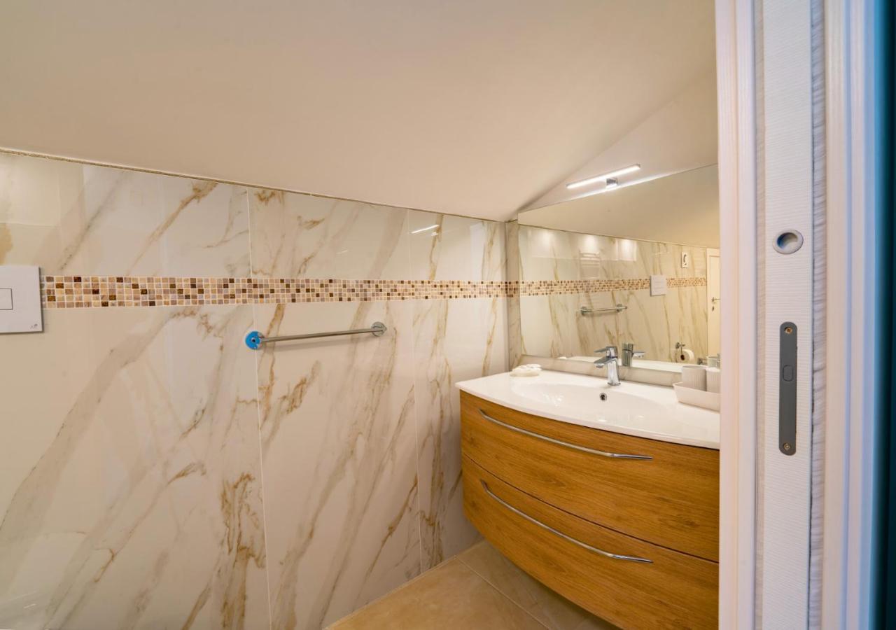 Villa Dei Cesari Bed & Breakfast Santa Maria La Carita ภายนอก รูปภาพ